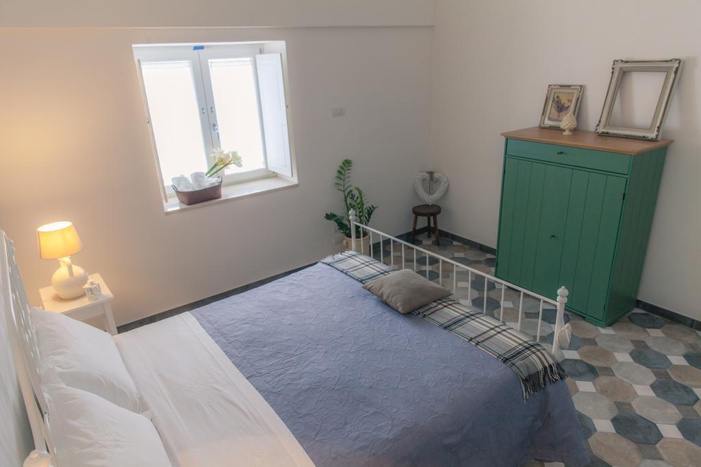 Marinella Suite Home Locorotondo Habitación foto