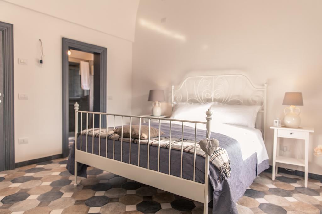 Marinella Suite Home Locorotondo Habitación foto